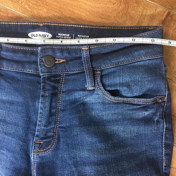 Old Navy Mid-rise Super Skinny Rockstar 2 Short - Picture 5 of 11